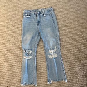 My Girlfriend is getting rid of some clothes, hope you guys like & buy ;)